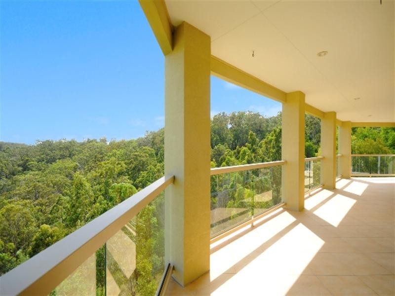 11 Buckingham Way, Elanora QLD 4221