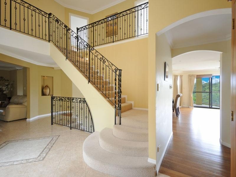 11 Buckingham Way, Elanora QLD 4221