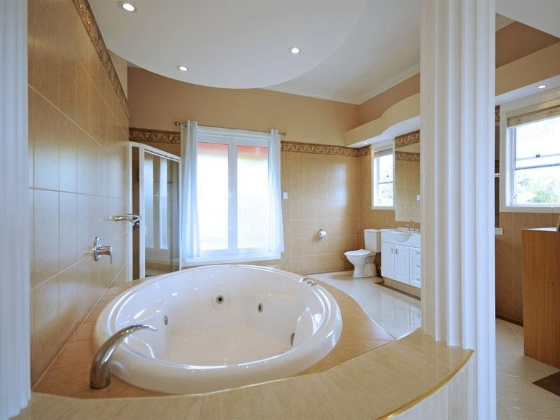 11 Buckingham Way, Elanora QLD 4221