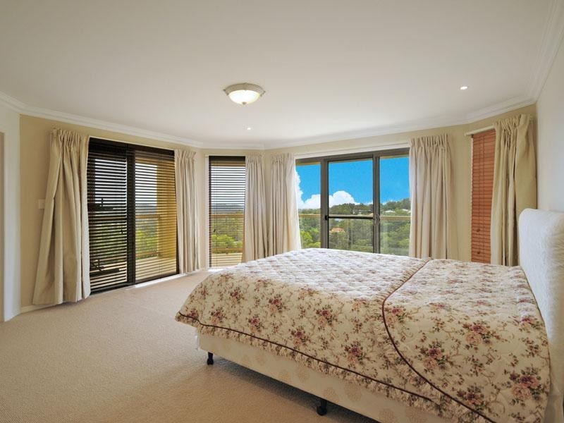 11 Buckingham Way, Elanora QLD 4221