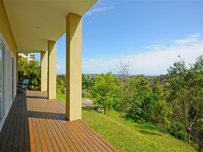 11 Buckingham Way, Elanora QLD 4221