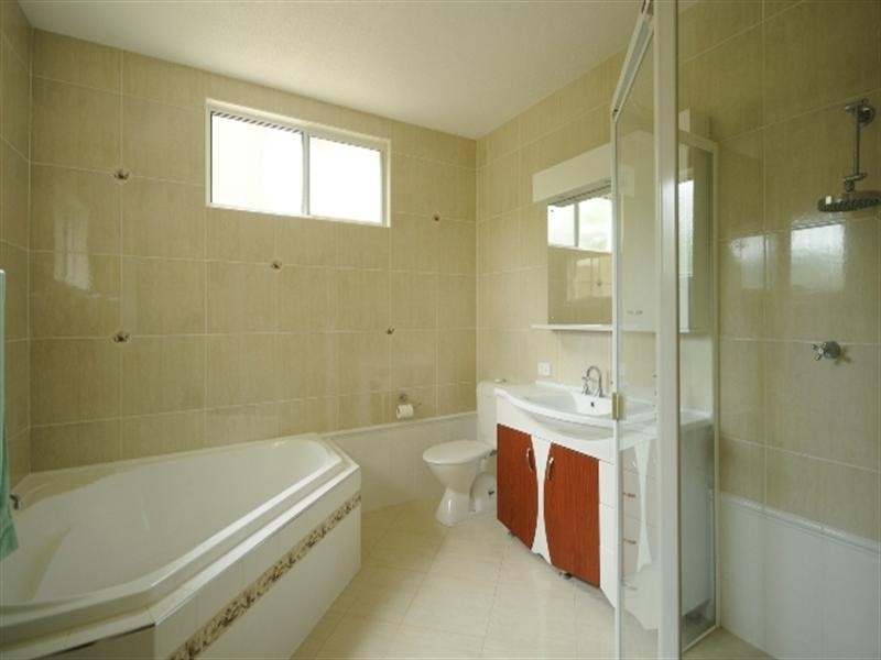 11 Buckingham Way, Elanora QLD 4221