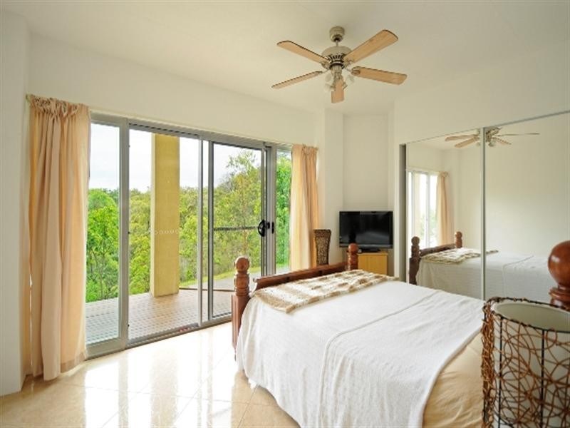 11 Buckingham Way, Elanora QLD 4221