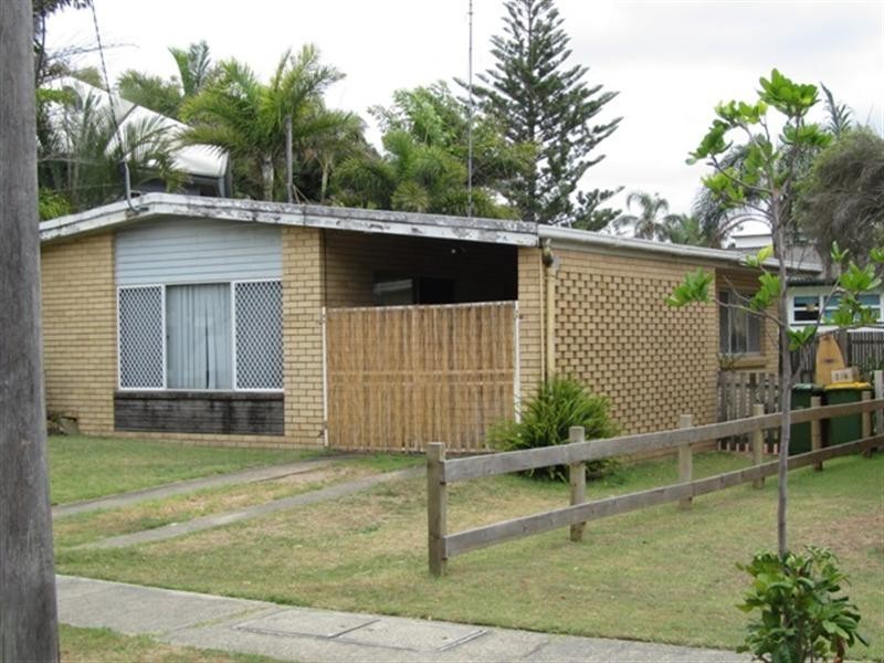 17 Ocean Street, Mermaid Beach QLD 4218