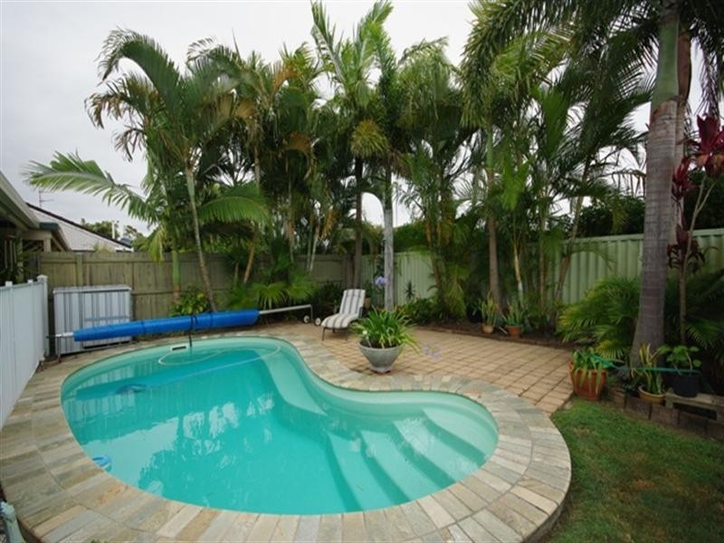 1/11 Logan Avenue, Miami QLD 4220