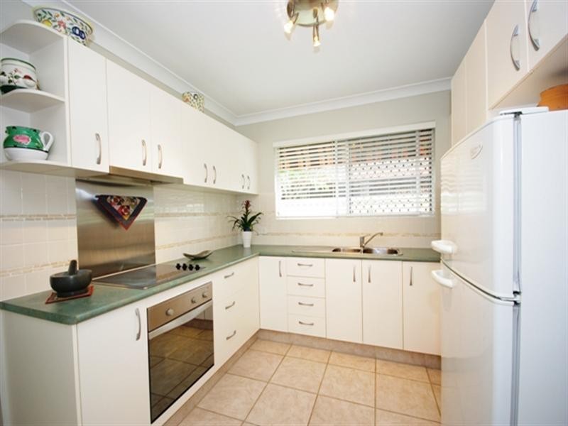 1/11 Logan Avenue, Miami QLD 4220