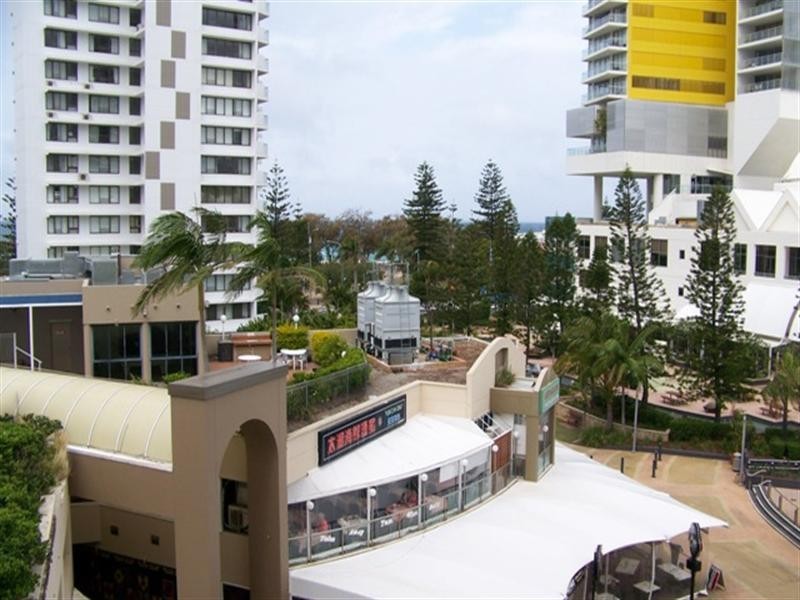 11-1/15 Victoria Avenue, Broadbeach QLD 4218