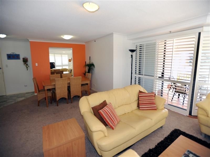 06-3 ‘Victoria Square’, 15 Victoria Avenue, Broadbeach QLD 4218