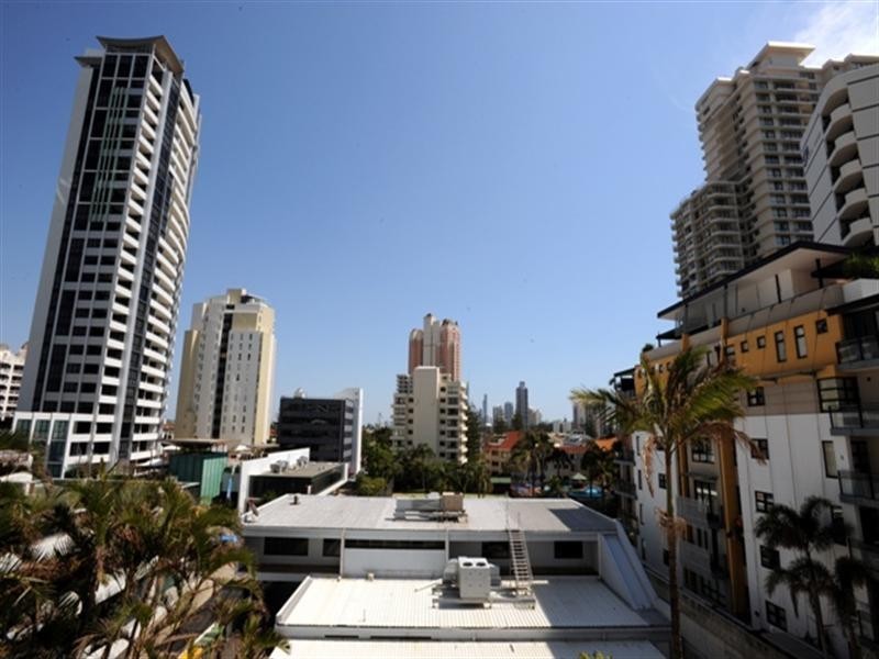 06-3 ‘Victoria Square’, 15 Victoria Avenue, Broadbeach QLD 4218