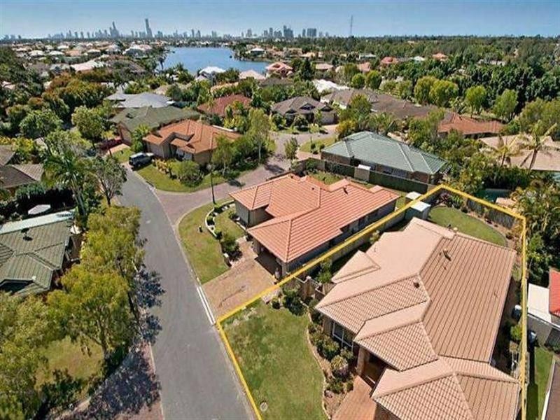 88 Martingale Circuit, Clear Island Waters QLD 4226