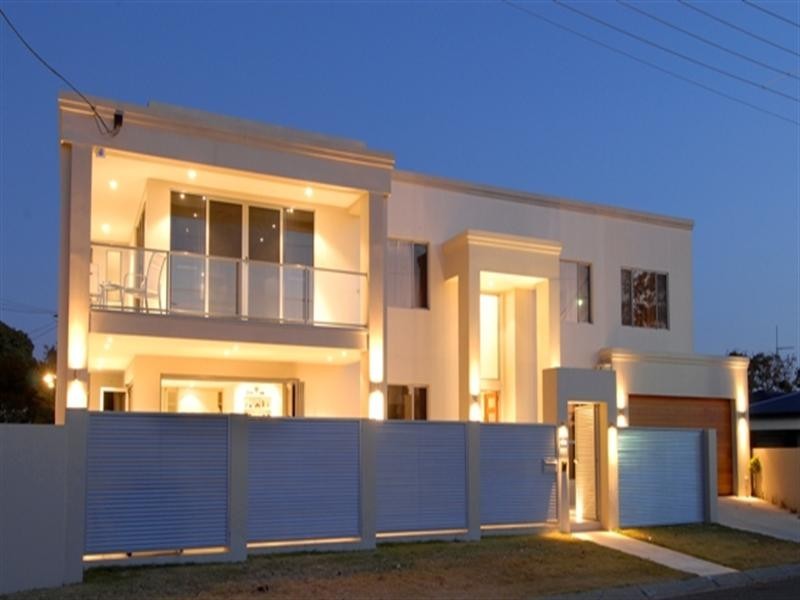 1 Mascala Parade, Mermaid Waters QLD 4218