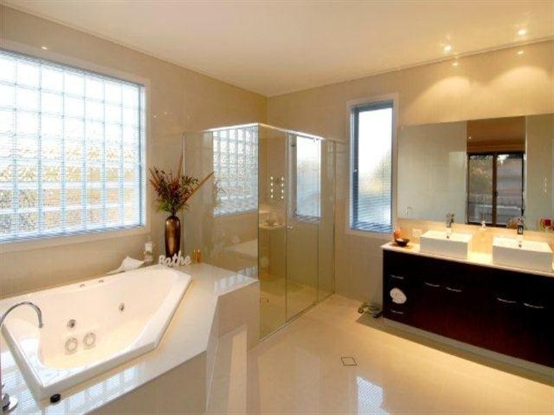 1 Mascala Parade, Mermaid Waters QLD 4218