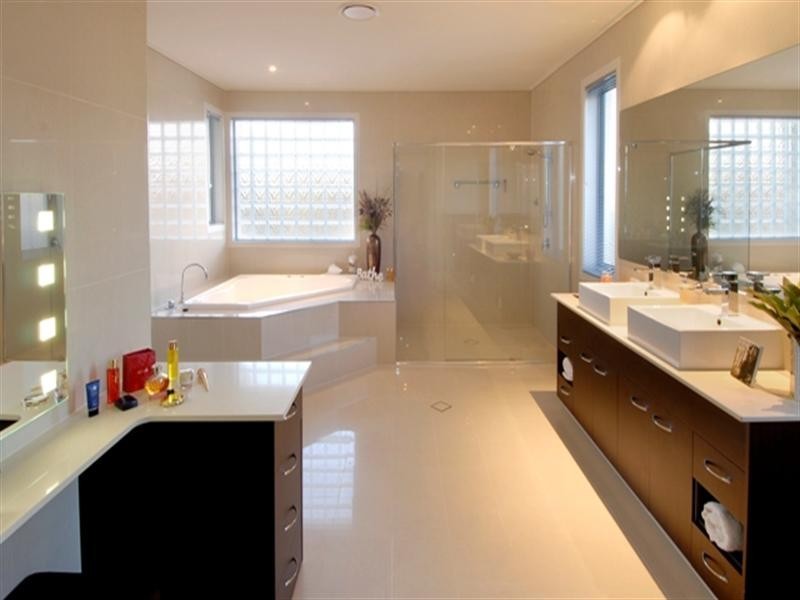 1 Mascala Parade, Mermaid Waters QLD 4218