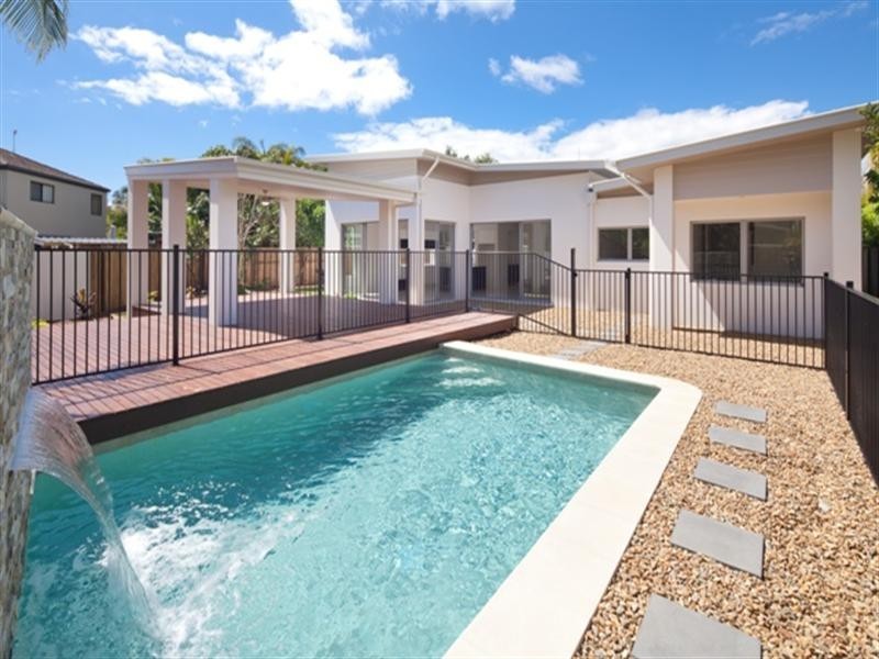 26 Boongala Road, Broadbeach Waters QLD 4218