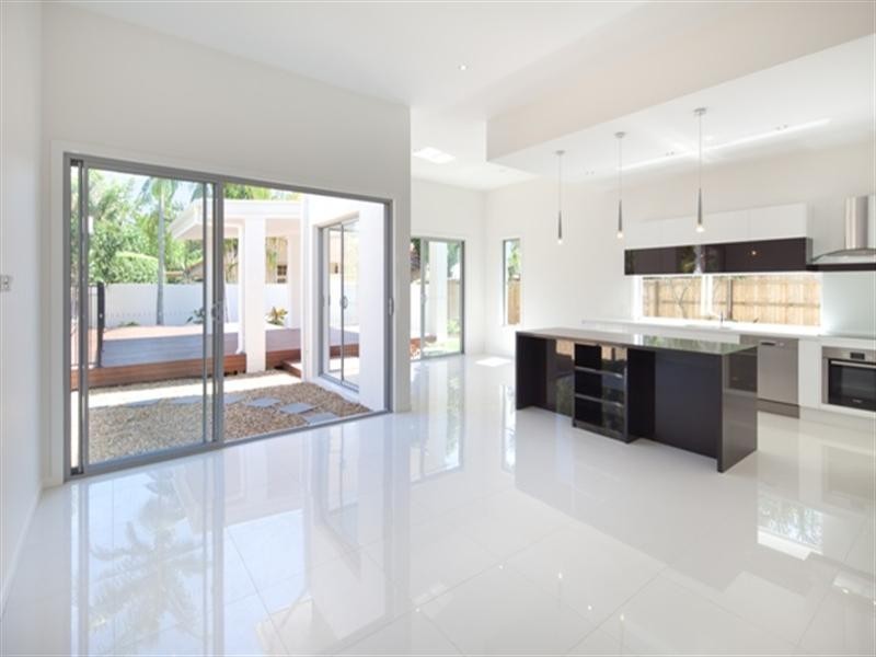 26 Boongala Road, Broadbeach Waters QLD 4218