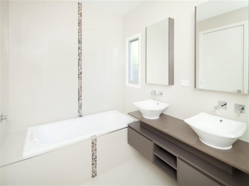 26 Boongala Road, Broadbeach Waters QLD 4218