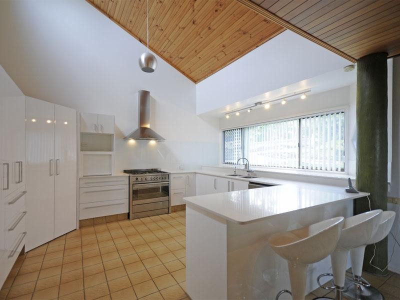 17 Ballidu Close, Elanora QLD 4221