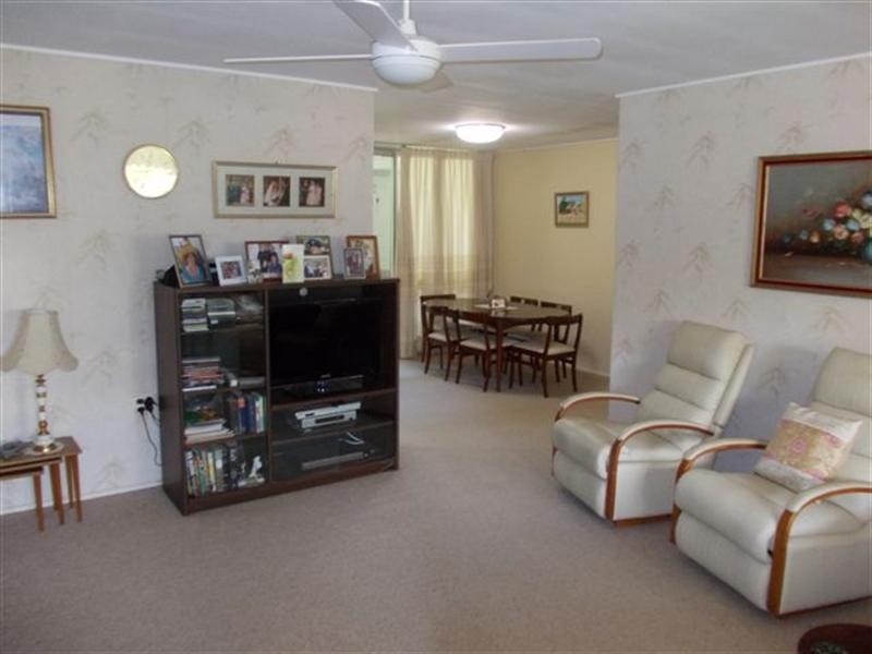20 Ilkinia Avenue, Broadbeach Waters QLD 4218