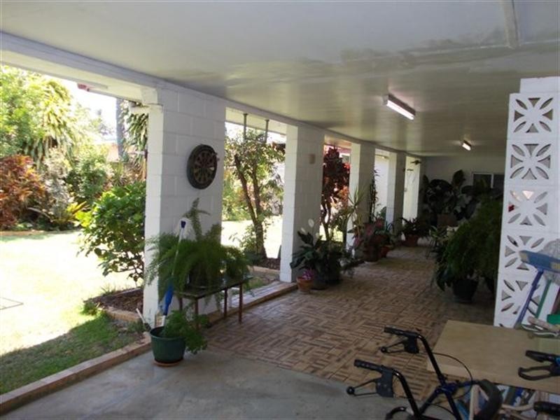 20 Ilkinia Avenue, Broadbeach Waters QLD 4218