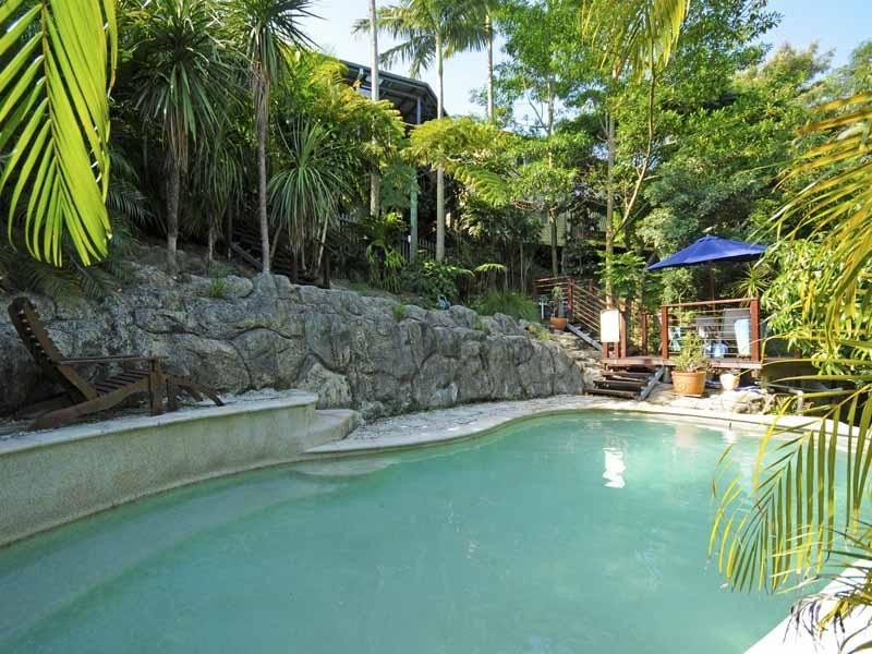 22 Bob Barnard Drive, Tugun QLD 4224