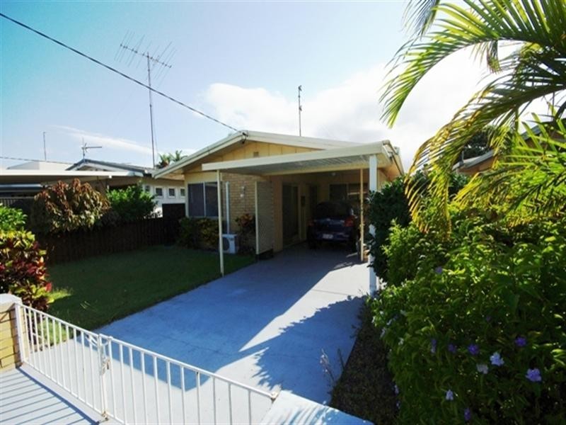 94 Albion Avenue, Miami QLD 4220