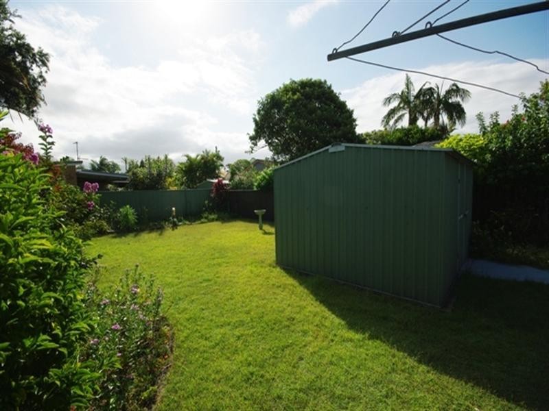 94 Albion Avenue, Miami QLD 4220