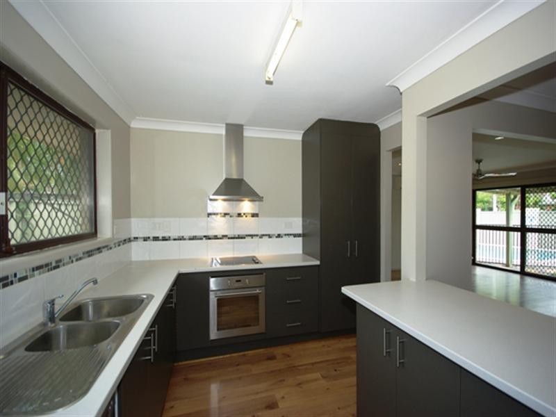 2/2 Doggett Drive, Miami QLD 4220