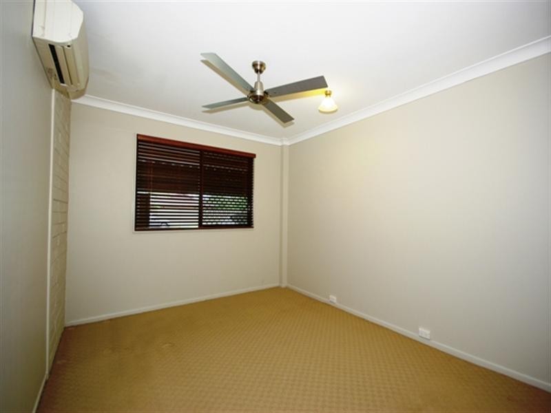 2/2 Doggett Drive, Miami QLD 4220