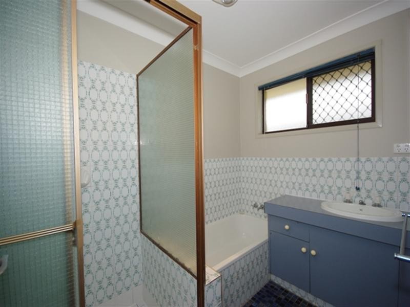 2/2 Doggett Drive, Miami QLD 4220