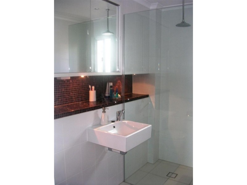 1/28 Peerless Avenue, Mermaid Beach QLD 4218