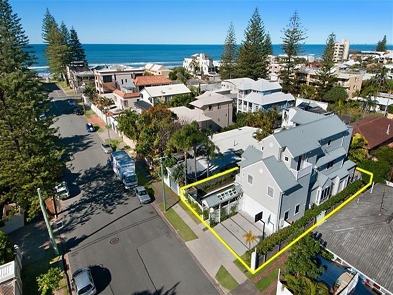 16 Francis Street, Mermaid Beach QLD 4218