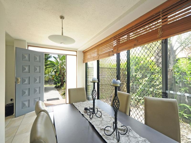 1 and 2/32 Cronulla Avenue, Mermaid Beach QLD 4218