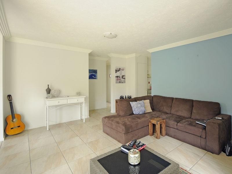 1 and 2/32 Cronulla Avenue, Mermaid Beach QLD 4218