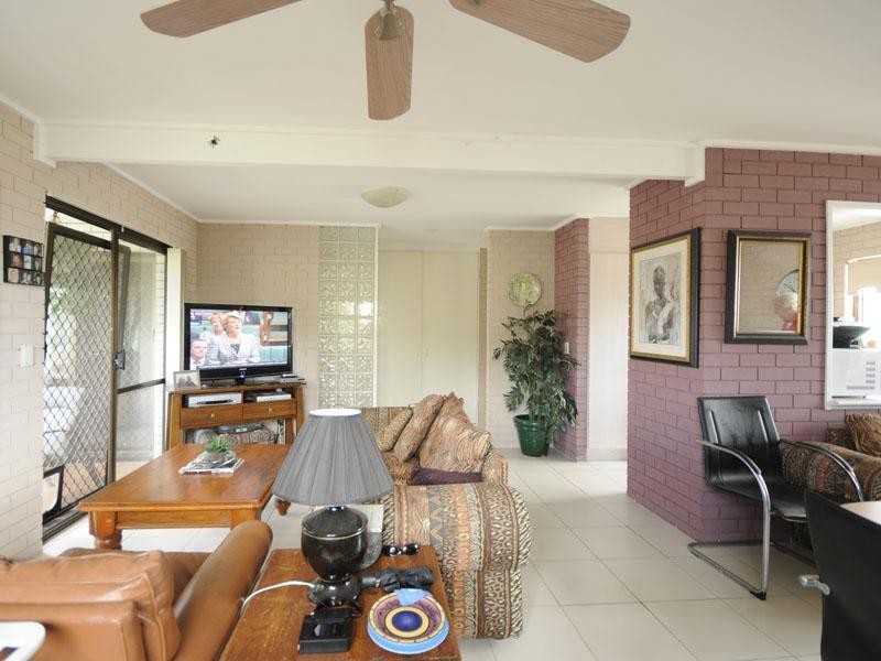 1 and 2/32 Cronulla Avenue, Mermaid Beach QLD 4218