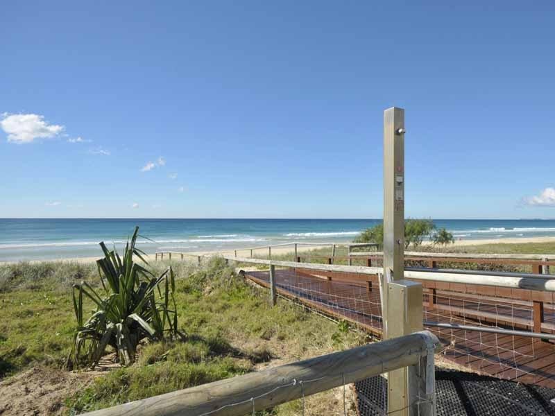 1 and 2/32 Cronulla Avenue, Mermaid Beach QLD 4218