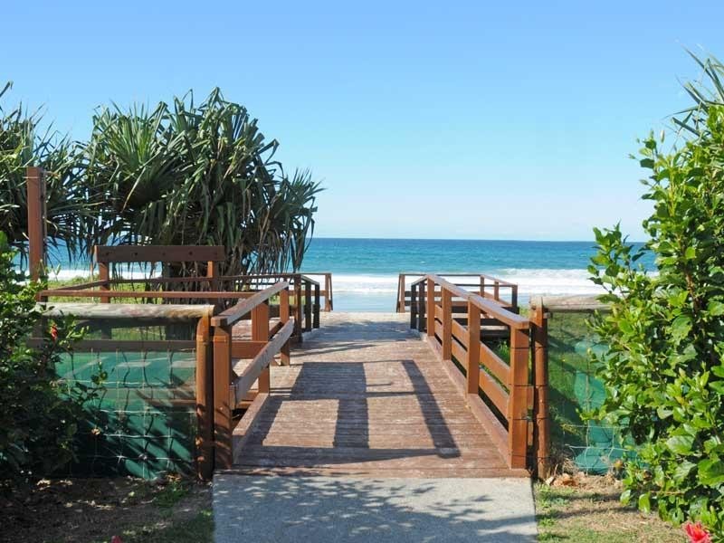 1 and 2/32 Cronulla Avenue, Mermaid Beach QLD 4218