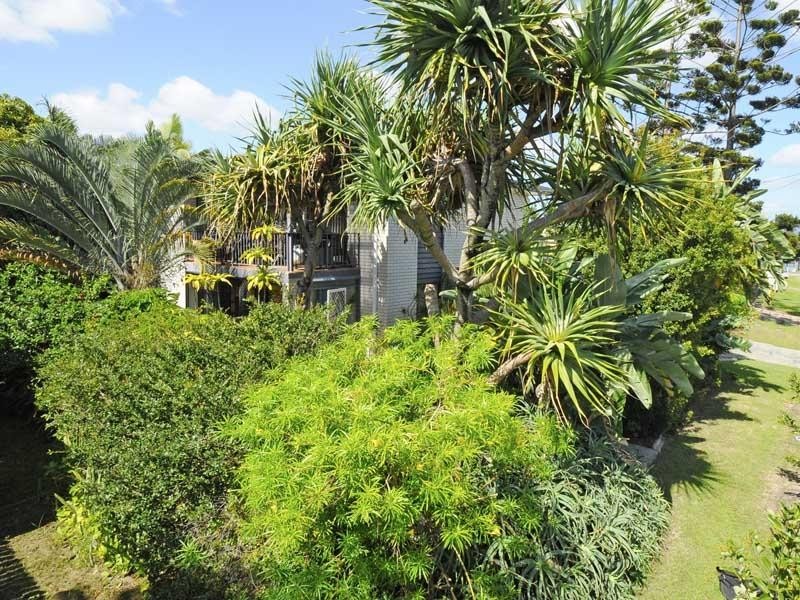 1 and 2/32 Cronulla Avenue, Mermaid Beach QLD 4218