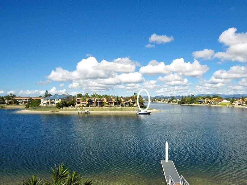 8/22 Aquila Court, Mermaid Waters QLD 4218