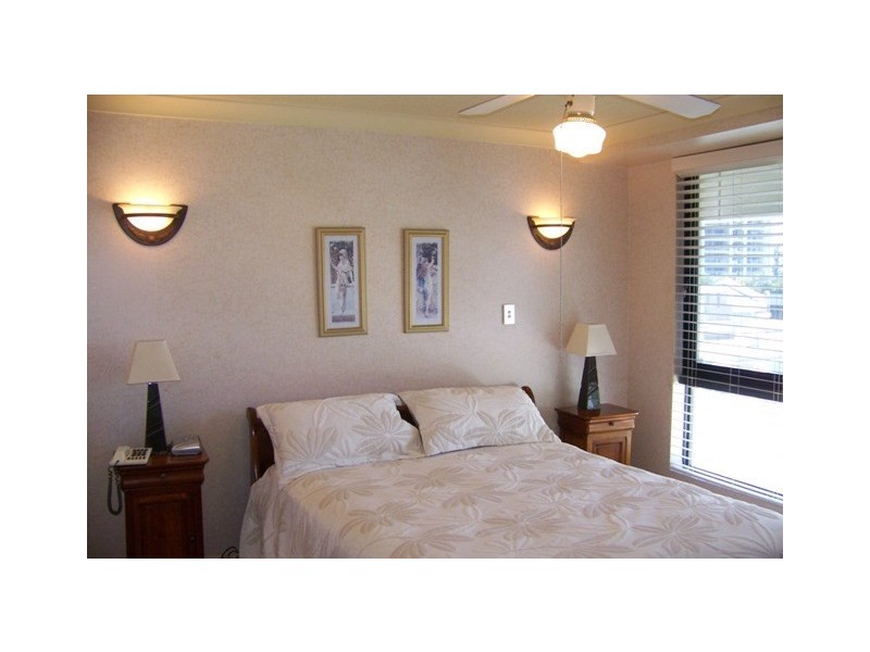 Apartment 06-2 / 15 Victoria Avenue, Broadbeach QLD 4218