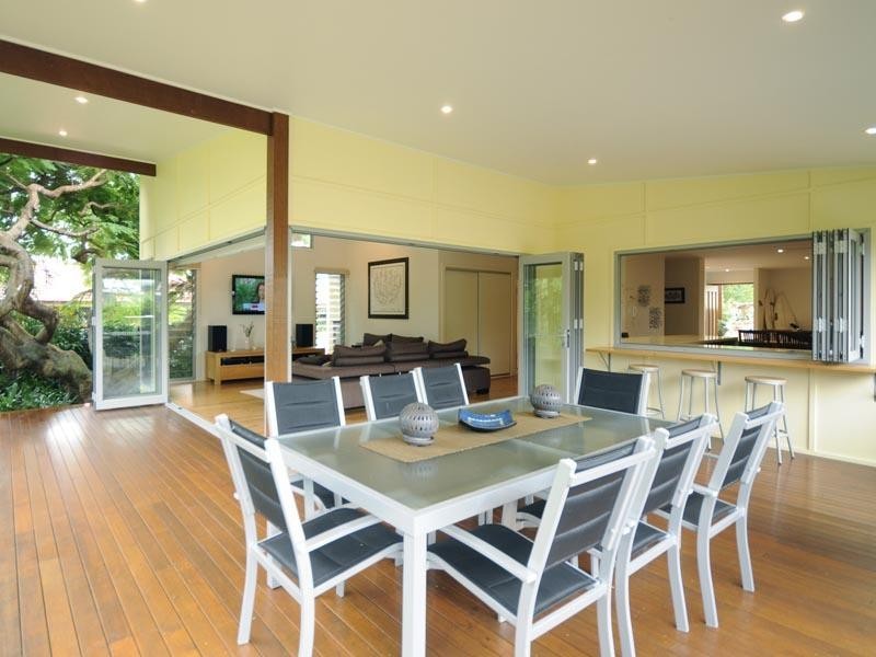 9 Mokera Avenue, Palm Beach QLD 4221