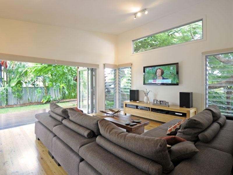 9 Mokera Avenue, Palm Beach QLD 4221