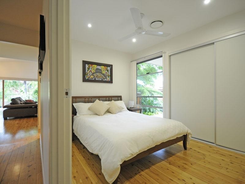 9 Mokera Avenue, Palm Beach QLD 4221