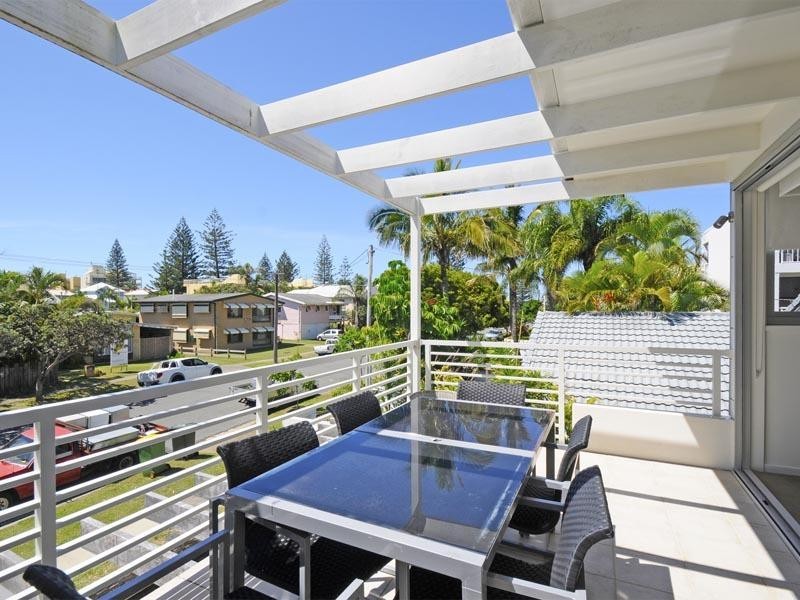 28 Ocean Street, Mermaid Beach QLD 4218