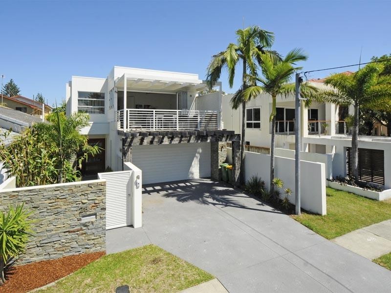 28 Ocean Street, Mermaid Beach QLD 4218