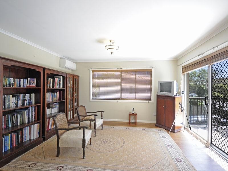 136 Cypress Terrace, Palm Beach QLD 4221