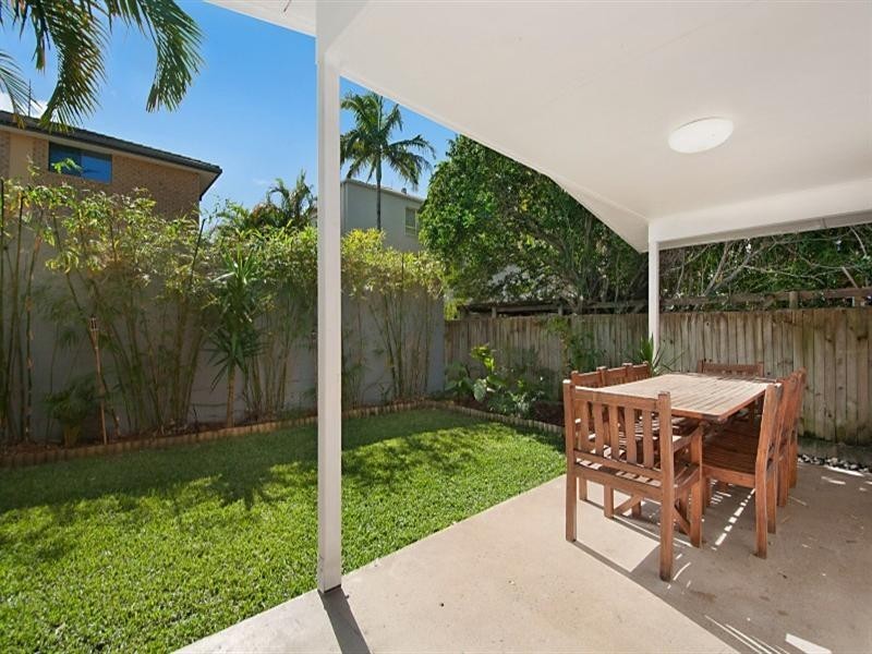 37 Venice Street, Mermaid Beach QLD 4218