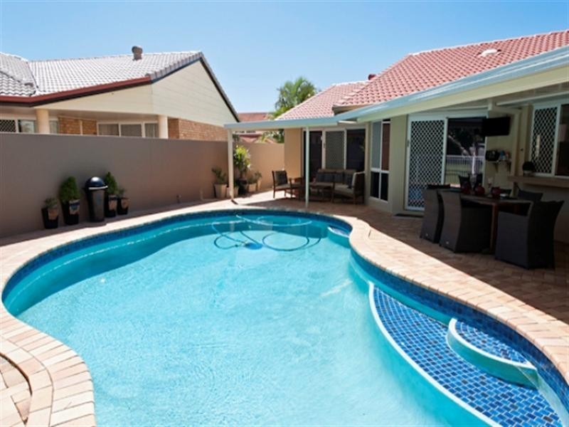 19 Martinique Way, Clear Island Waters QLD 4226