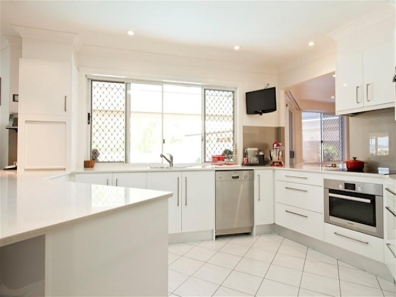 19 Martinique Way, Clear Island Waters QLD 4226