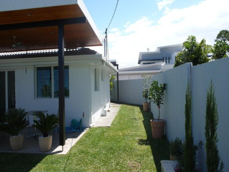 49 Allambi Avenue, Broadbeach Waters QLD 4218