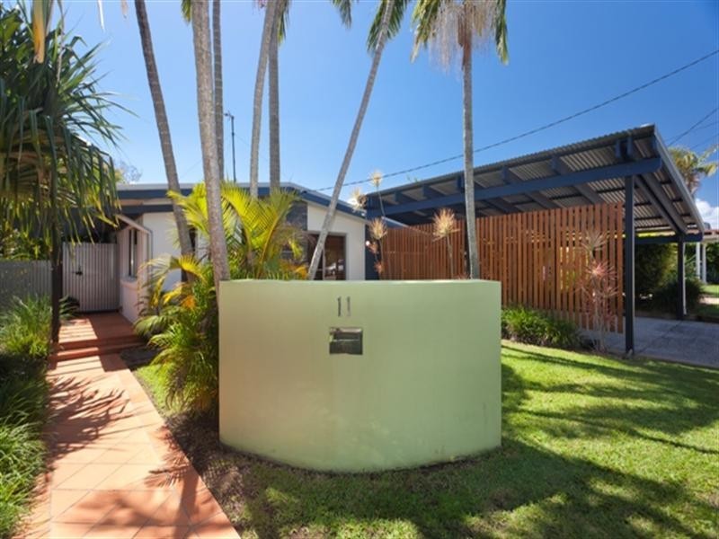 11 Raymond Avenue, Bundall QLD 4217